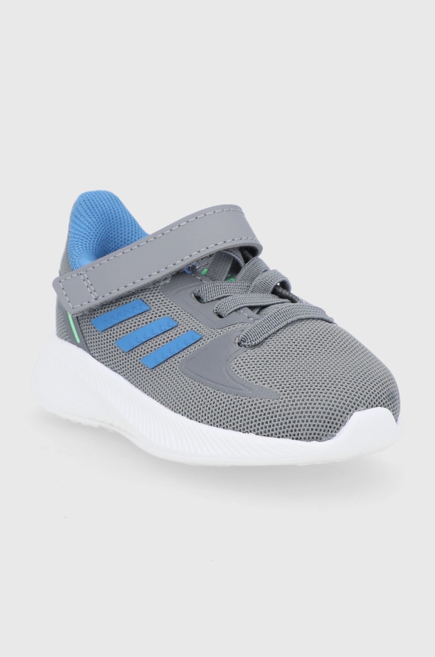 

Дитячі черевики adidas колір сірий