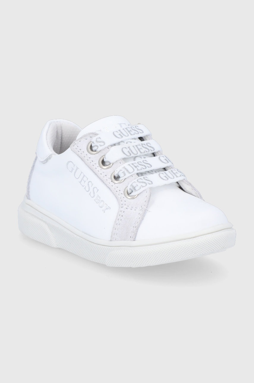 

Дитячі шкіряні кросівки Guess колір білий