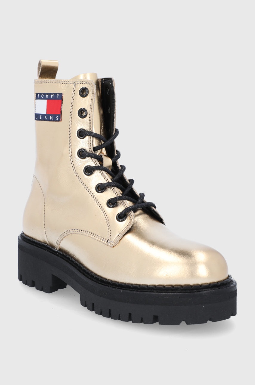 

Кожаные полусапоги Tommy Jeans женские цвет золотой на плоском ходу