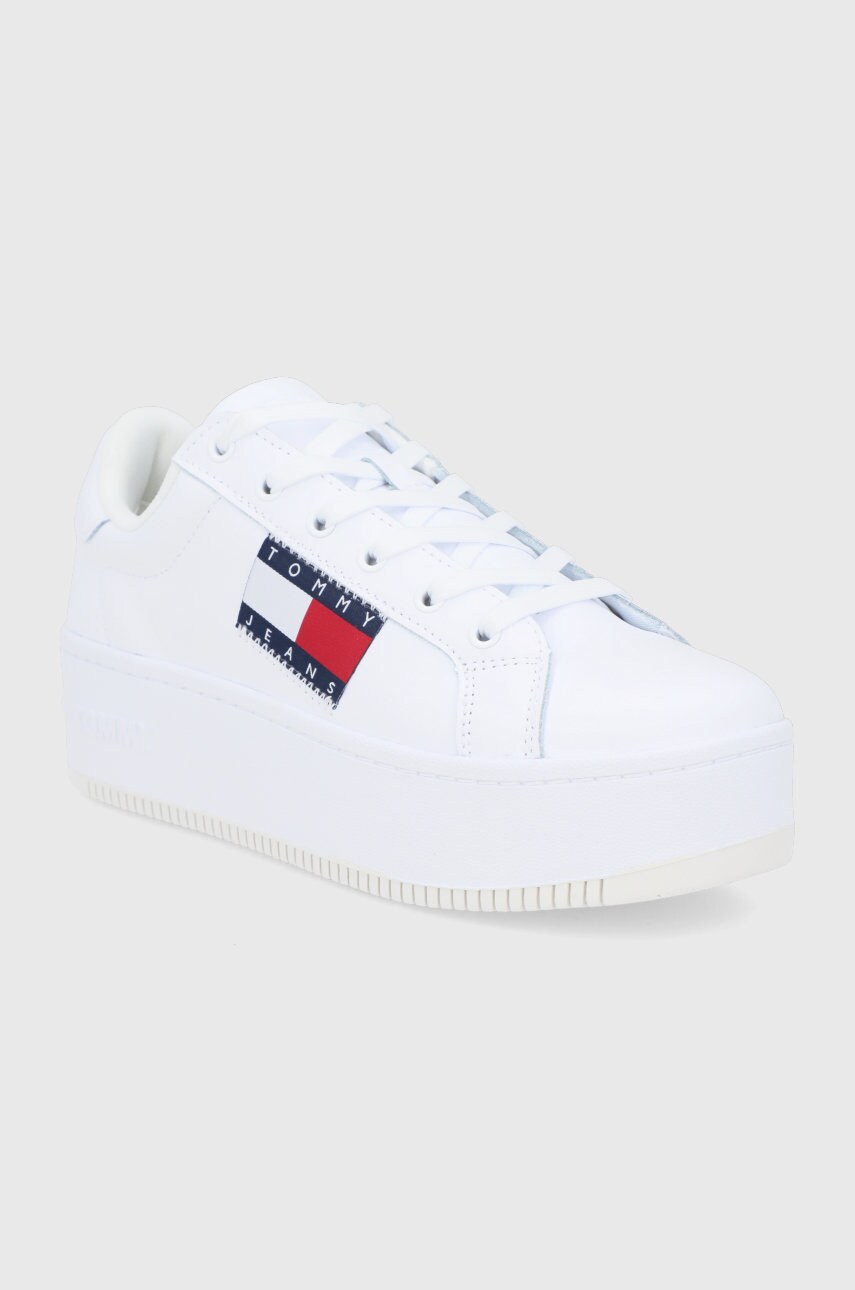 

Кожаные ботинки Tommy Jeans цвет белый на платформе