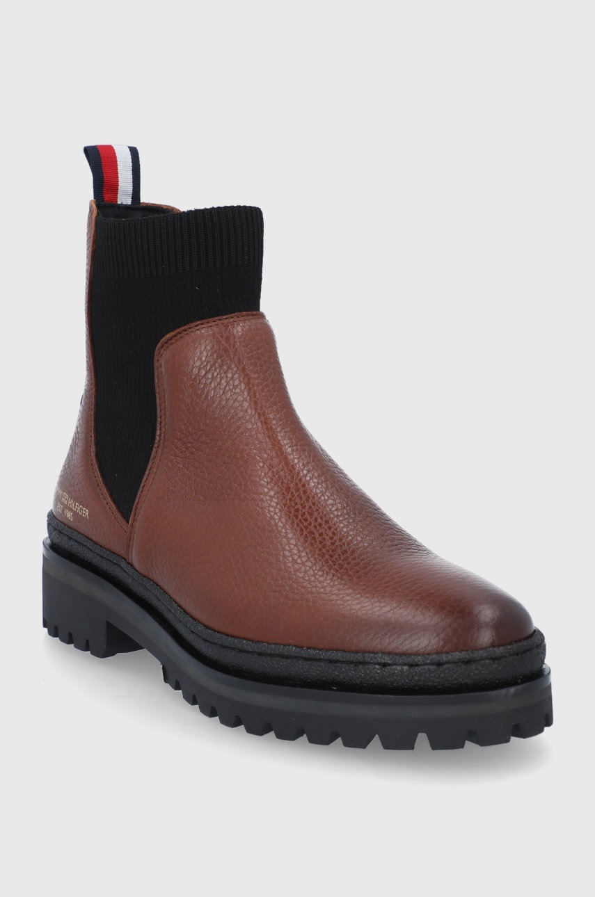 

Ботинки Tommy Hilfiger женские цвет коричневый на платформе
