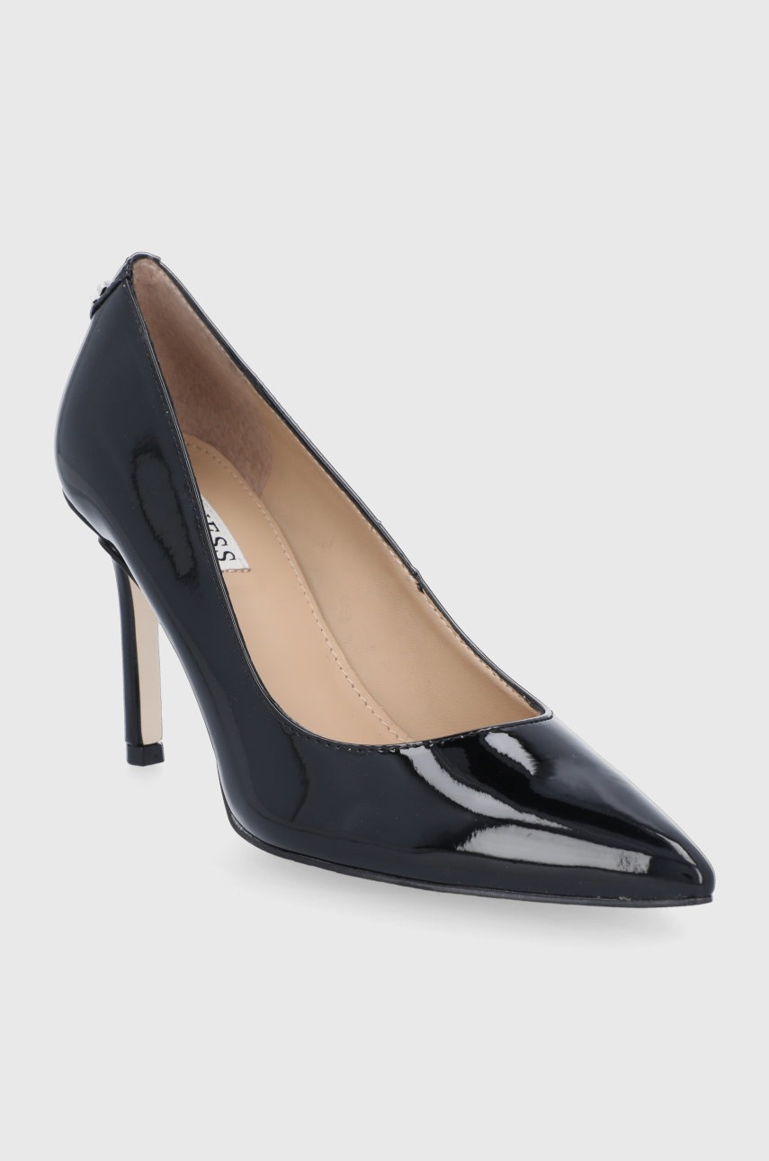 

Туфлі Guess колір чорний