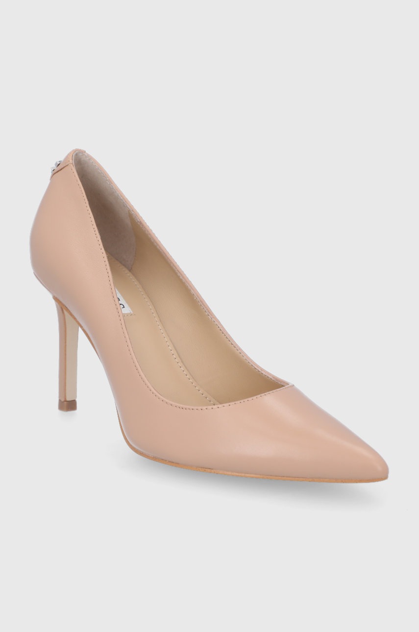 

Шкіряні туфлі Guess колір бежевий