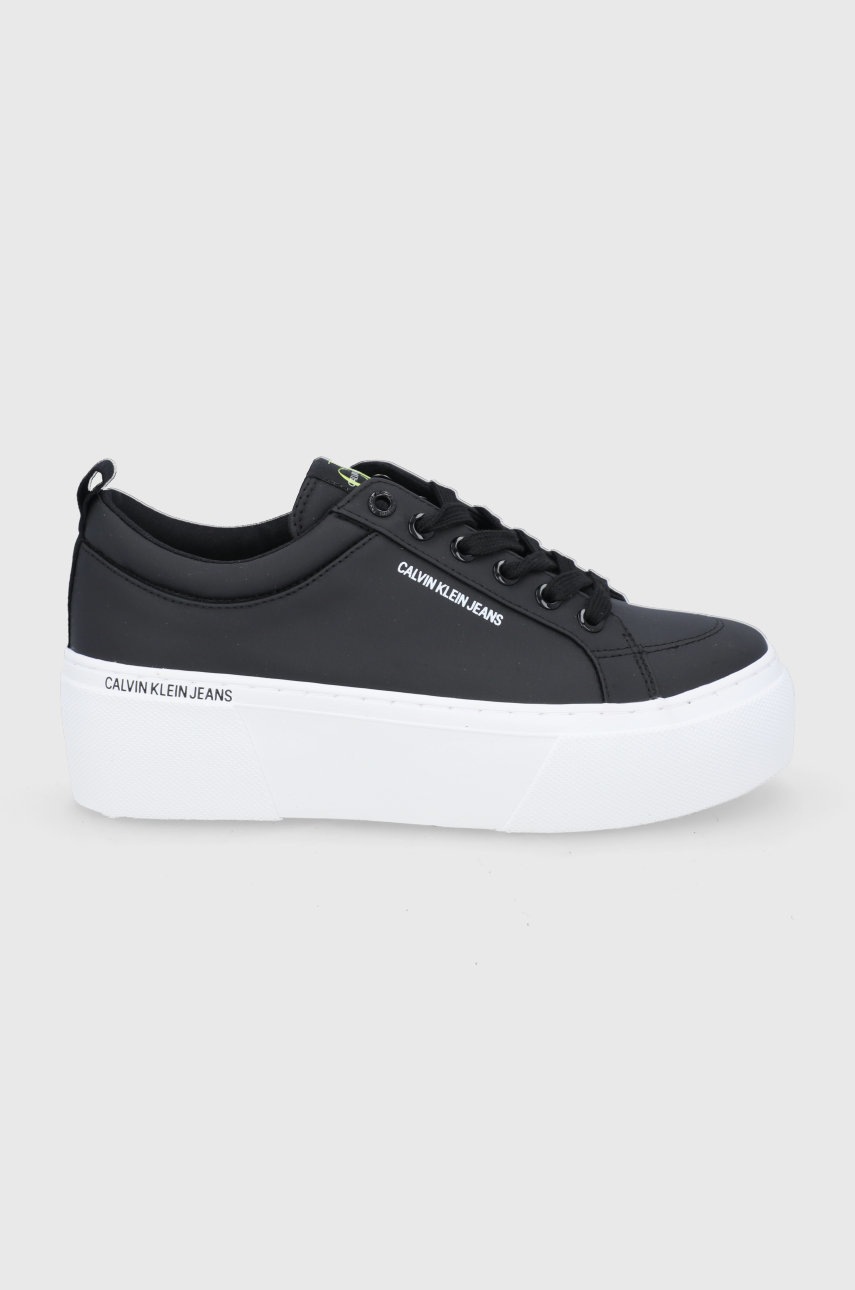 

Обувки Calvin Klein Jeans в черно с платформа, Черен