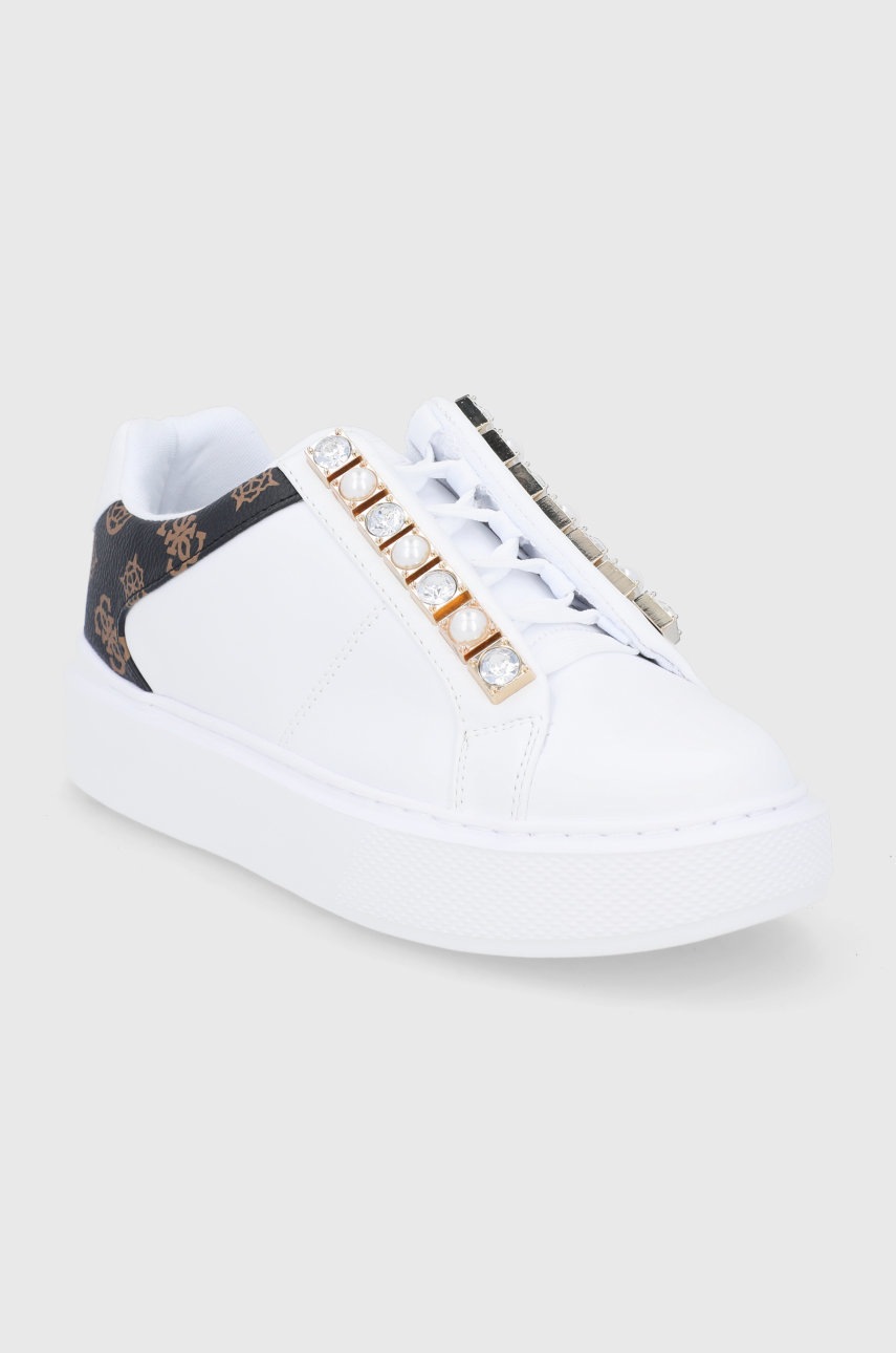 

Черевики Guess колір білий на платформі