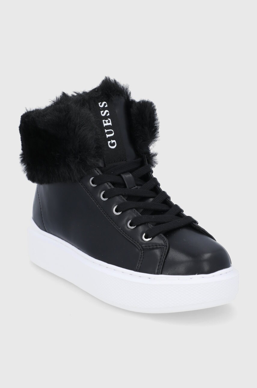 

Ботинки Guess цвет чёрный на плоском ходу