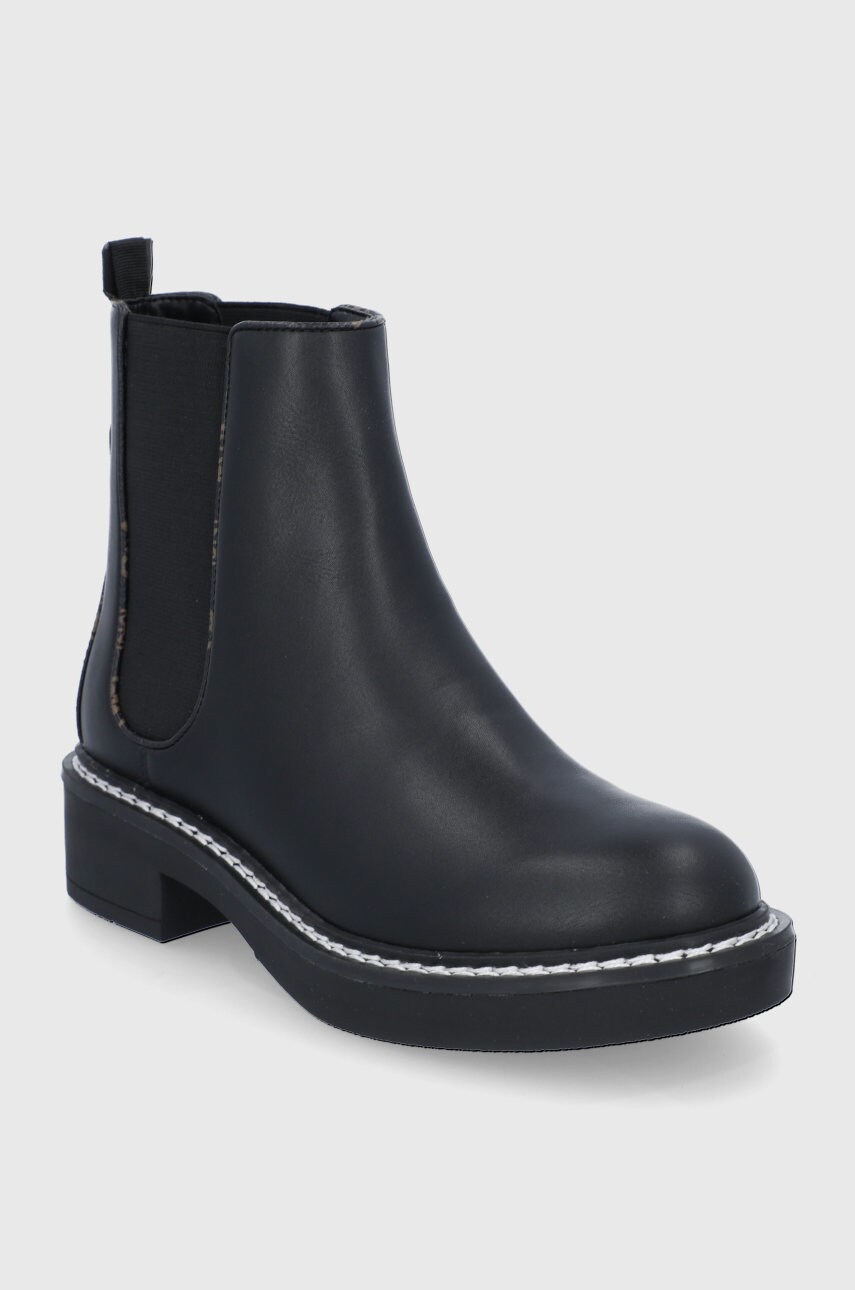 

Ботинки Guess женские цвет чёрный на плоском ходу