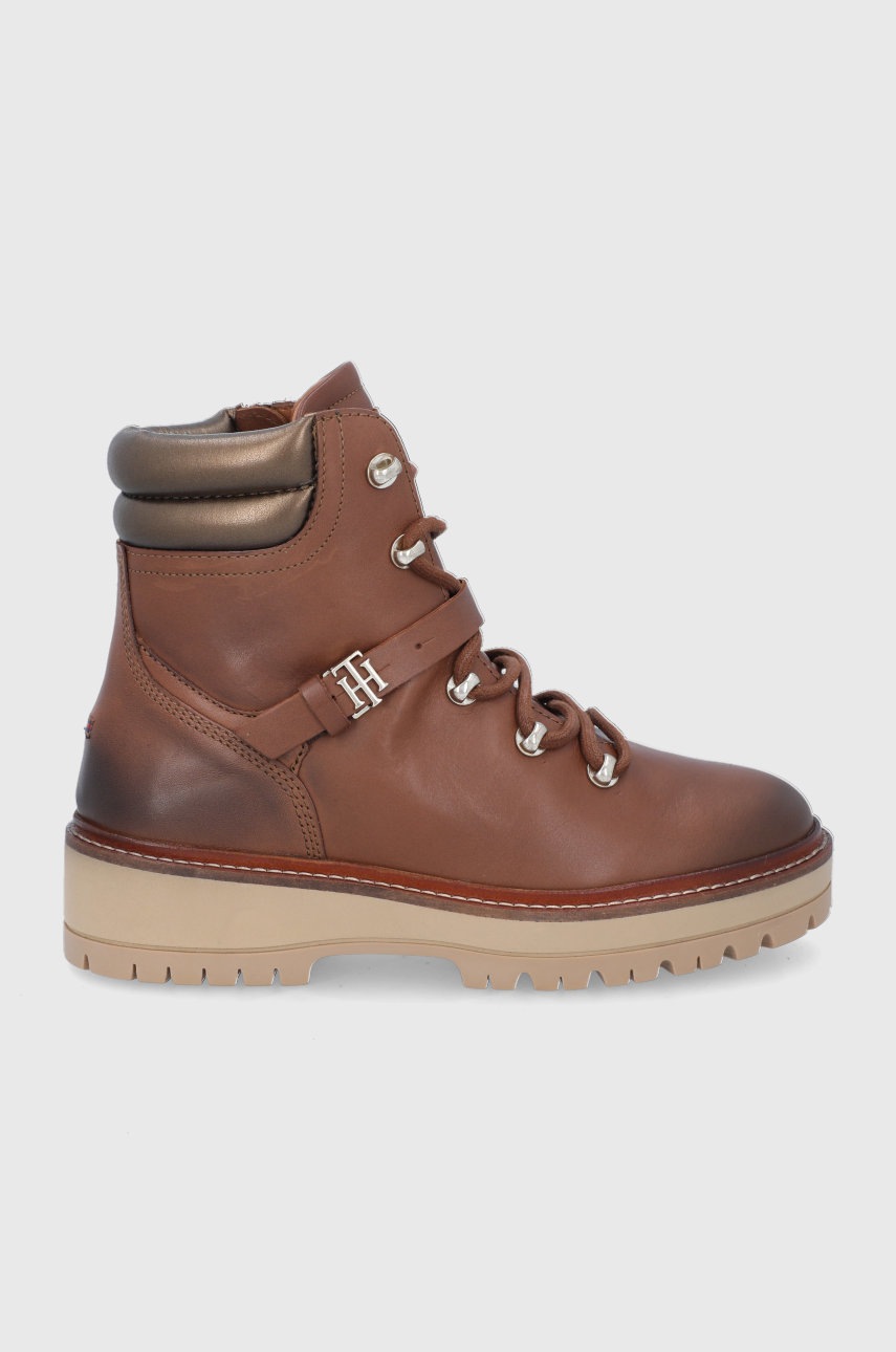 

Кожени боти Tommy Hilfiger дамски в черно с платформа, Черен