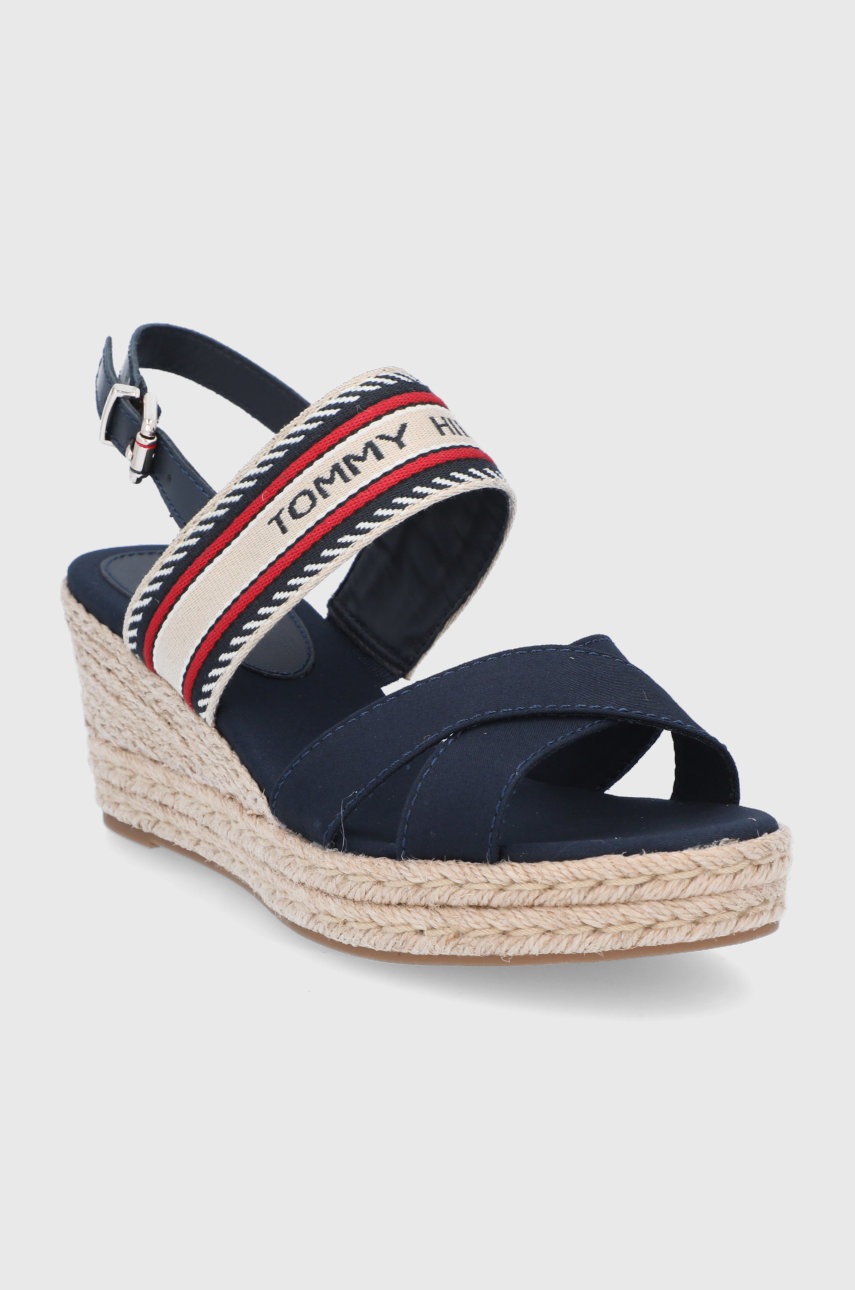 

Сандалии Tommy Hilfiger женские цвет синий на платформе