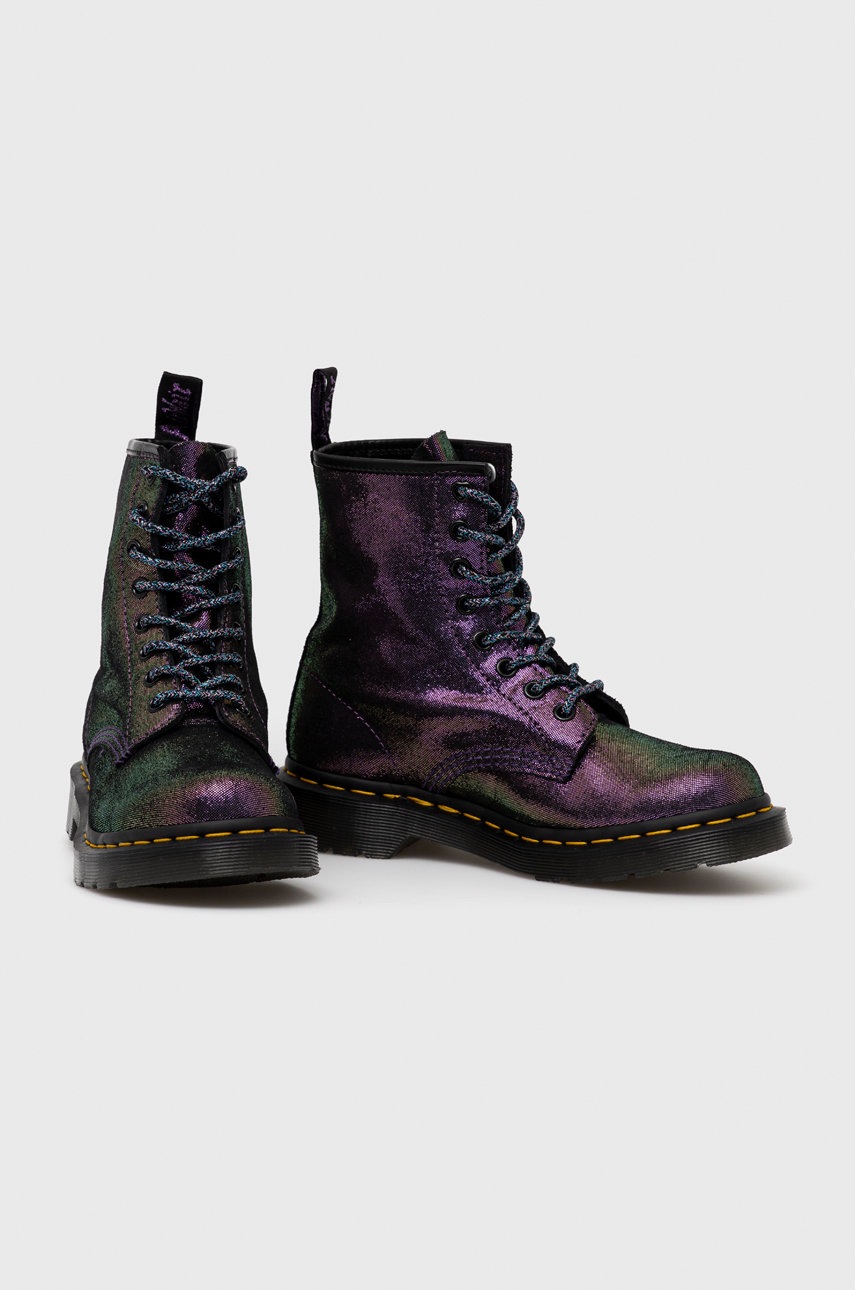 

Кожаные полусапоги Dr. Martens 1460 женские цвет фиолетовый на плоском ходу