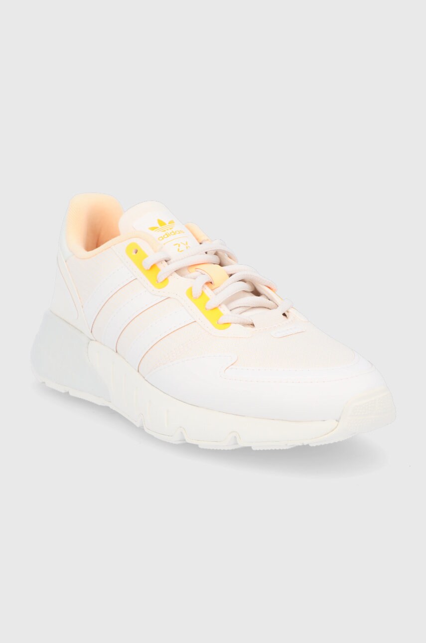

Черевики adidas Originals колір бежевий на плоскому ходу