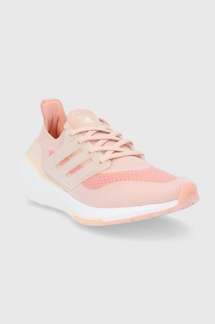 

Ботинки adidas Performance Ultraboost 21 S23838 цвет оранжевый на плоском ходу