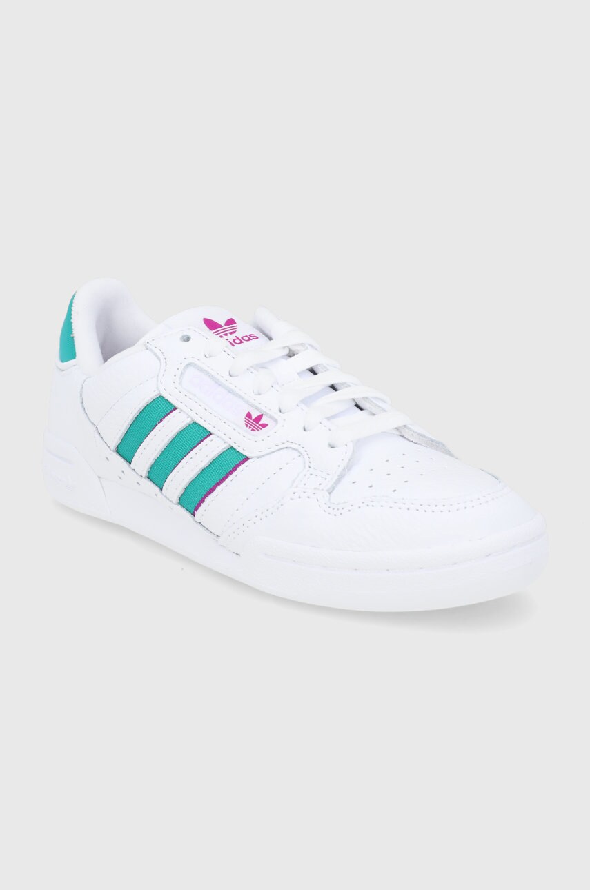 

Кожаные ботинки adidas Originals H04020 цвет белый на плоском ходу