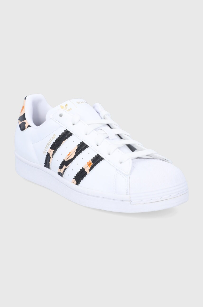 

Черевики adidas Originals Superstar x Marimekko колір білий на плоскому ходу