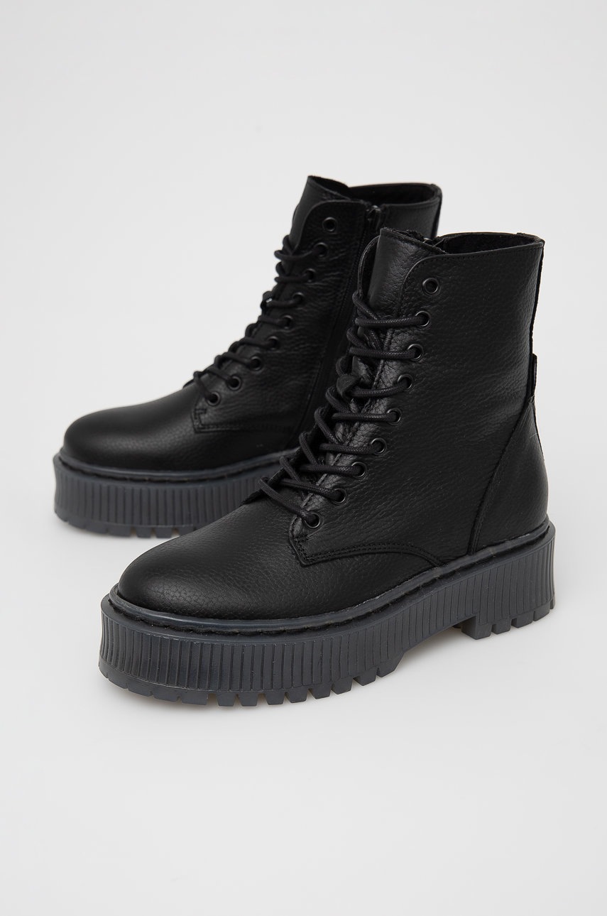 

Кожаные полусапоги Steve Madden Skyhy Bootie женские цвет чёрный на платформе