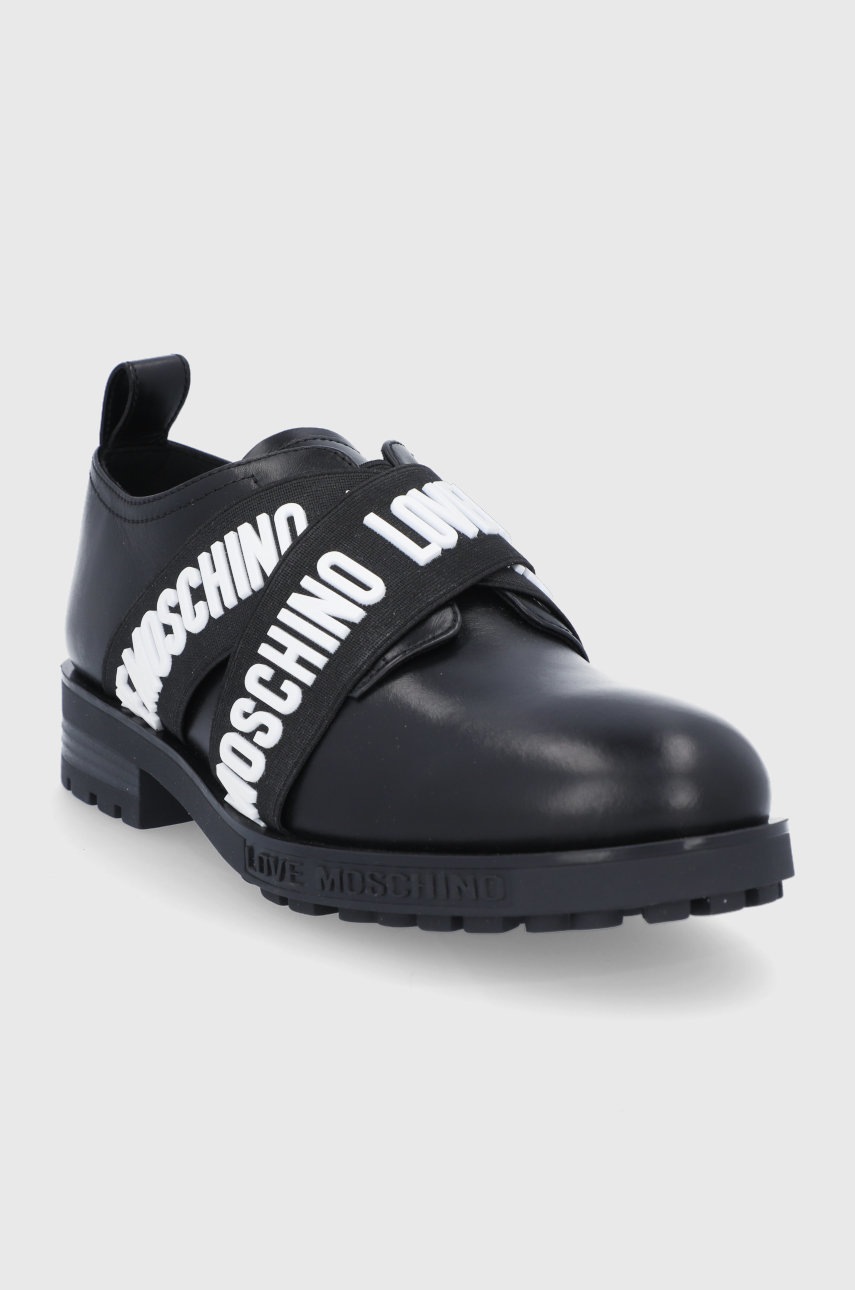 

Кожаные туфли Love Moschino женские цвет чёрный на плоском ходу