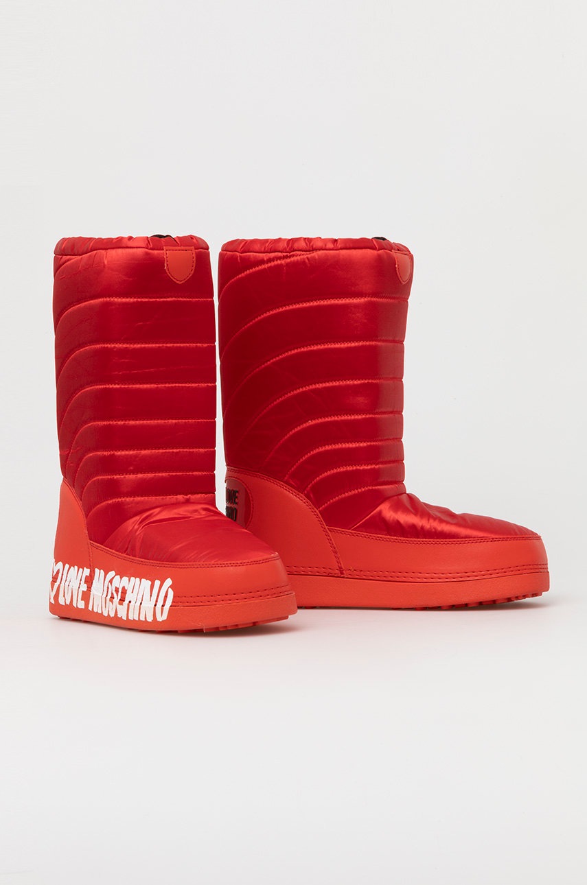 

Зимние сапоги Love Moschino цвет красный