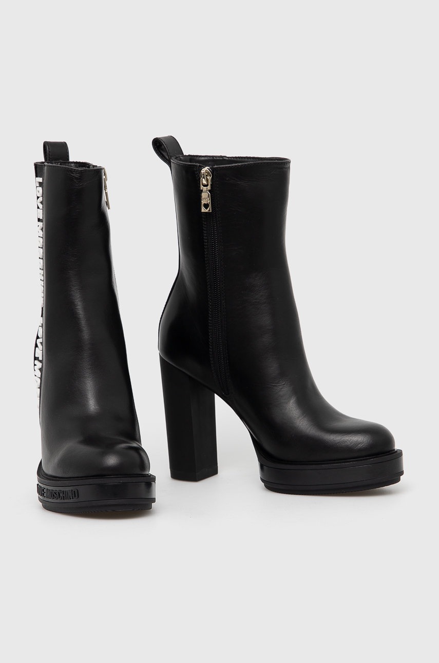 

Кожаные полусапожки Love Moschino женское цвет чёрный каблук кирпичик