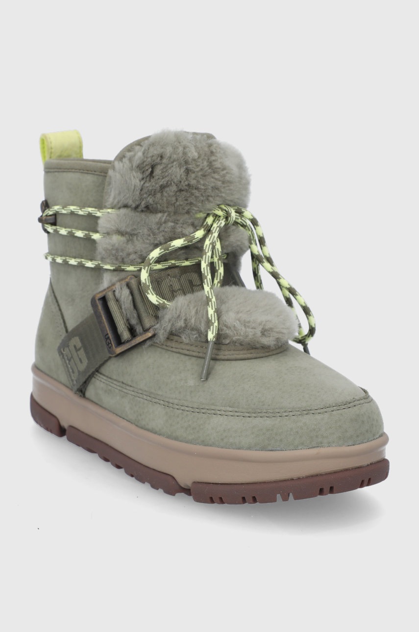 

Замшеві чоботи UGG Classic Weather Hiker колір зелений