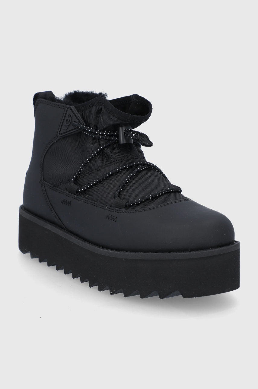 

Зимние сапоги UGG Classic Rising Toggle цвет чёрный