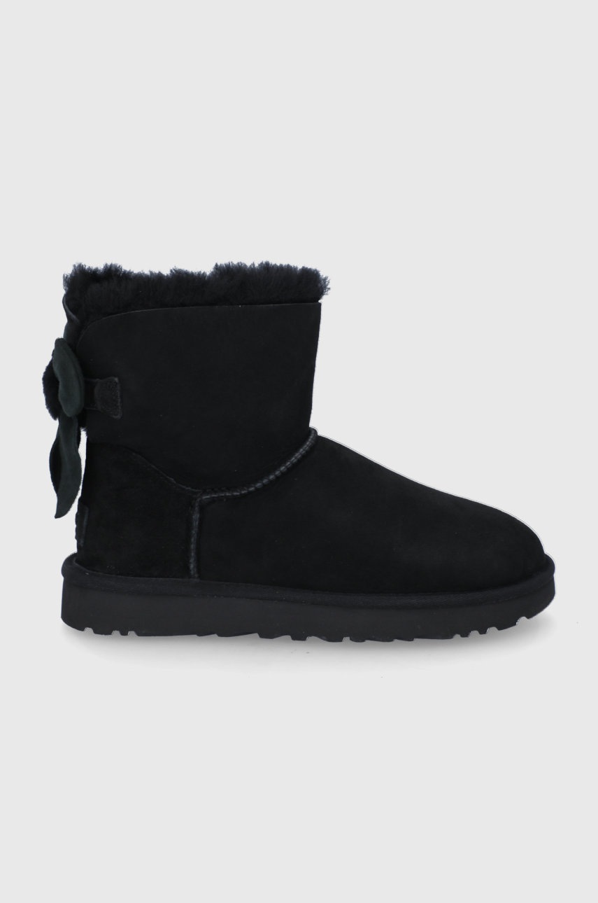 

Велурени боти челси UGG Mini Biley Fluff Bow в черно, Черен