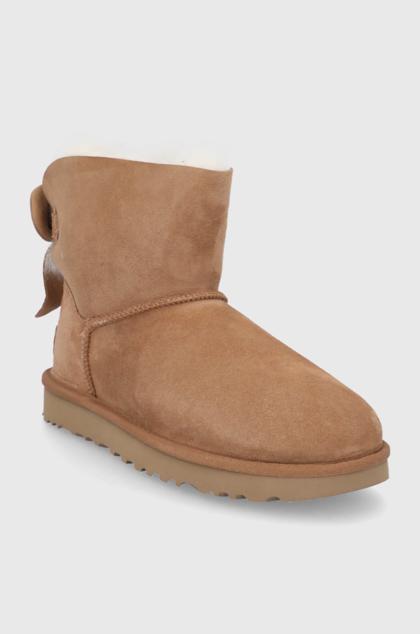

Замшевые сапоги UGG Mini Bailey Fluff Bow цвет коричневый