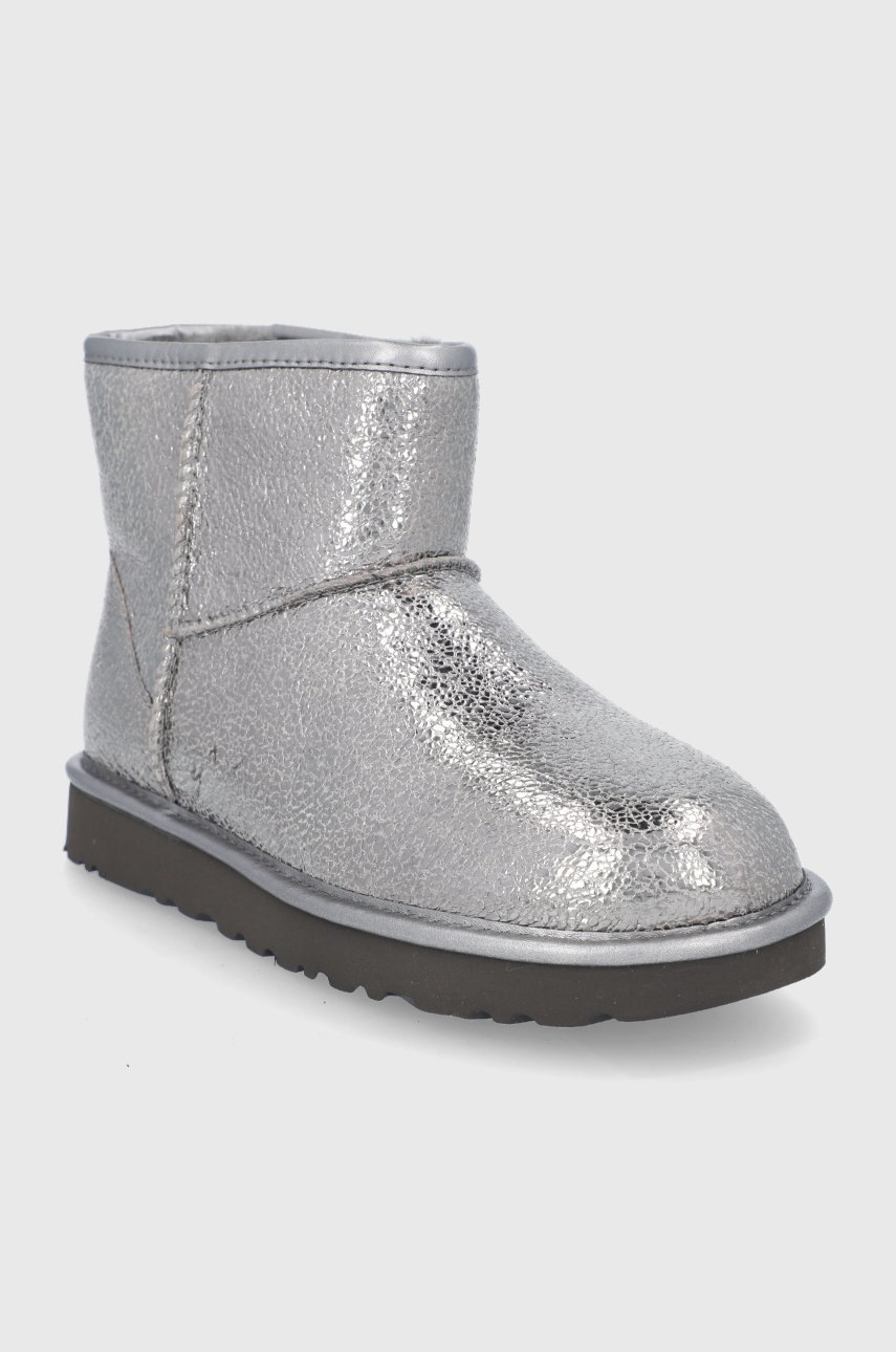 

Шкіряні чоботи UGG Classic Mini Gunm колір срібний