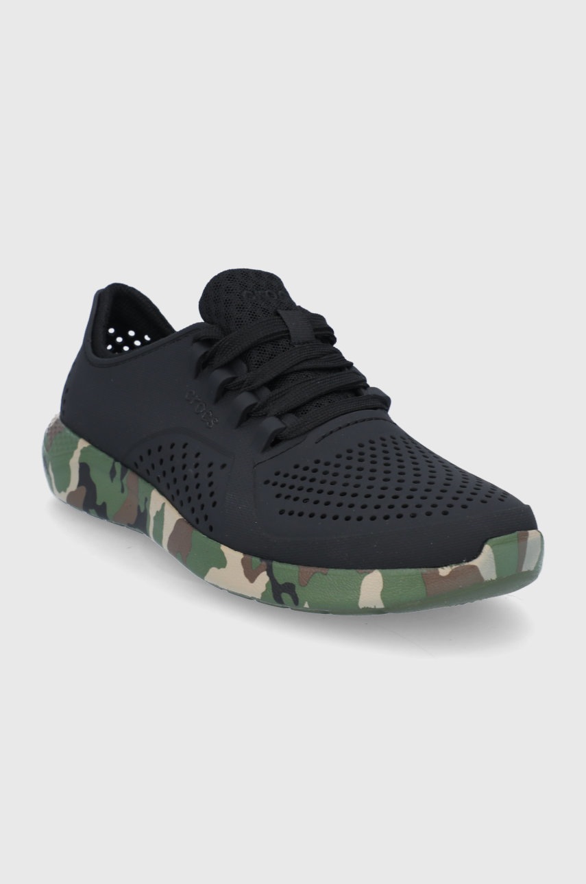 

Ботинки Crocs цвет чёрный на плоском ходу