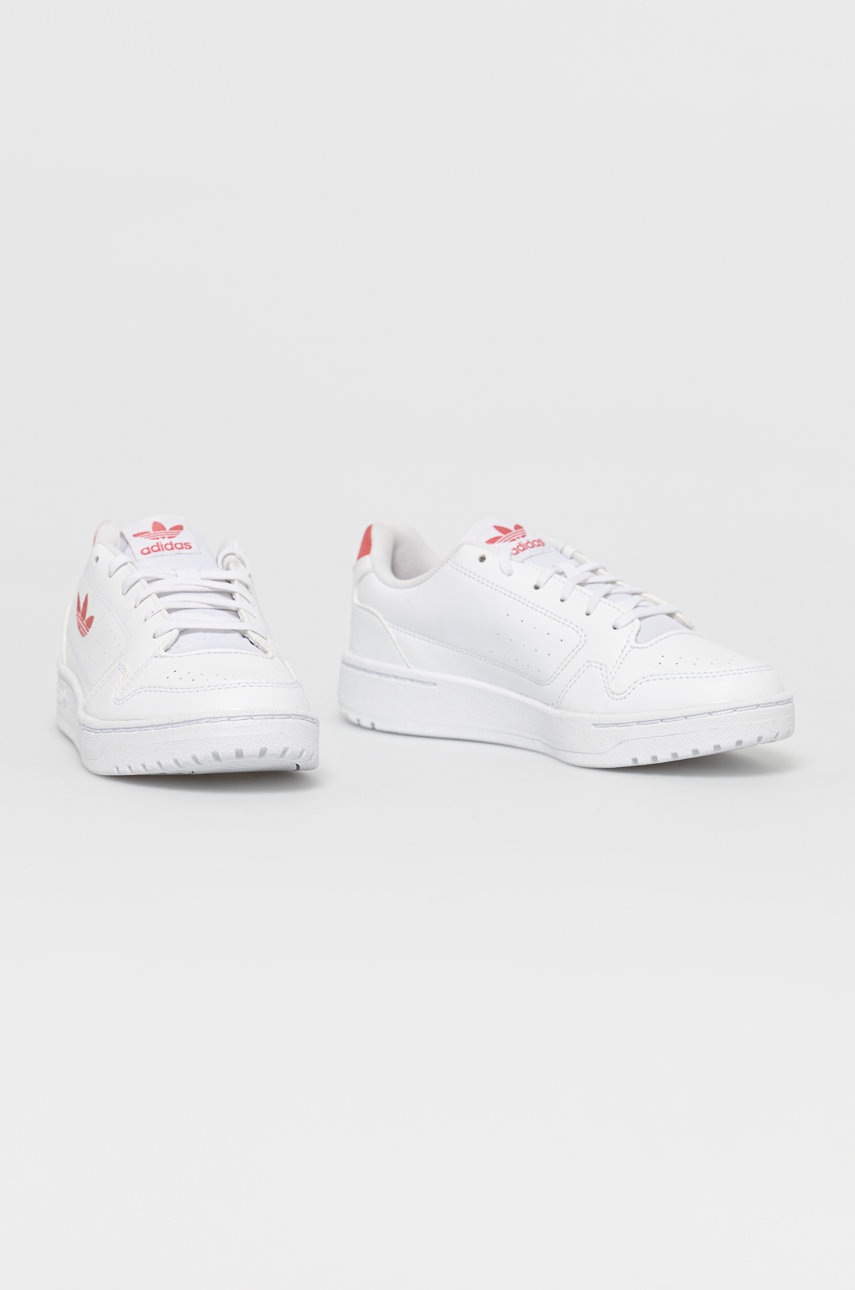 

Детские ботинки adidas Originals цвет белый