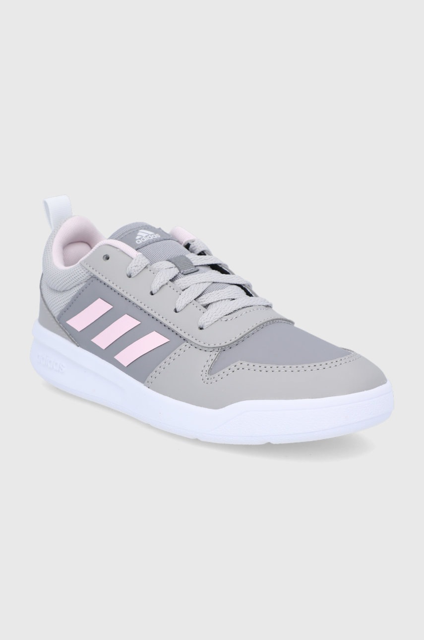 

Детские ботинки adidas цвет серый