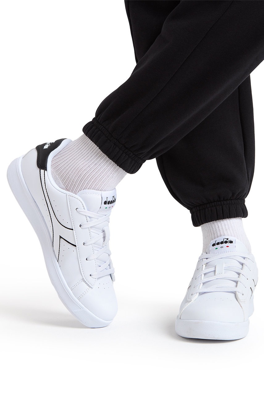

Детски обувки Diadora в бяло, Бял