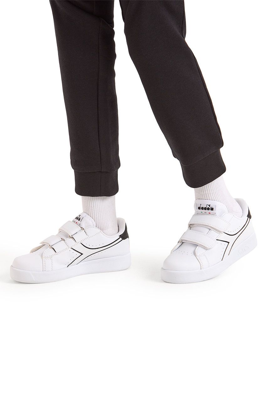 Dětské boty Diadora bílá barva - bílá -  Svršek: Umělá hmota Vnitřek: Textilní materiál