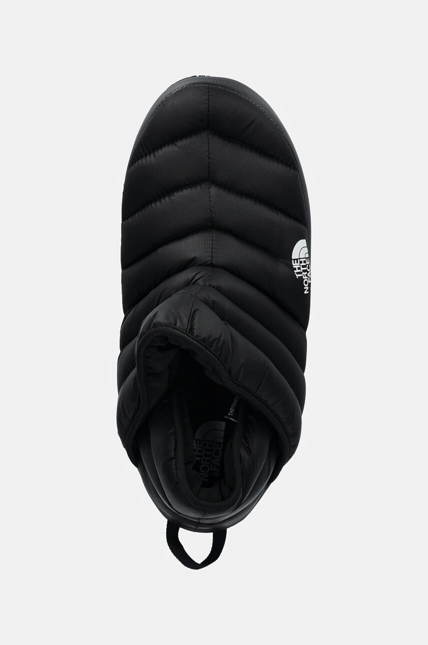 Παντόφλες The North Face m thermoball traction bootie χρώμα: μαύρο φωτογραφία
