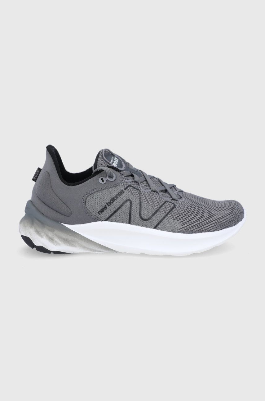 

Обувки New Balance MROAVSG2 в сиво, Сив