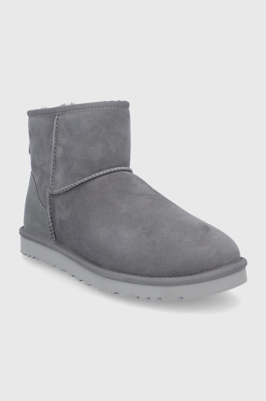

Замшевые сапоги UGG мужские серый