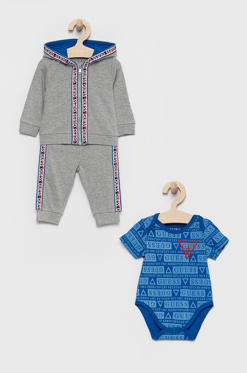 

Бебешки анцуг Guess в сиво, Сив