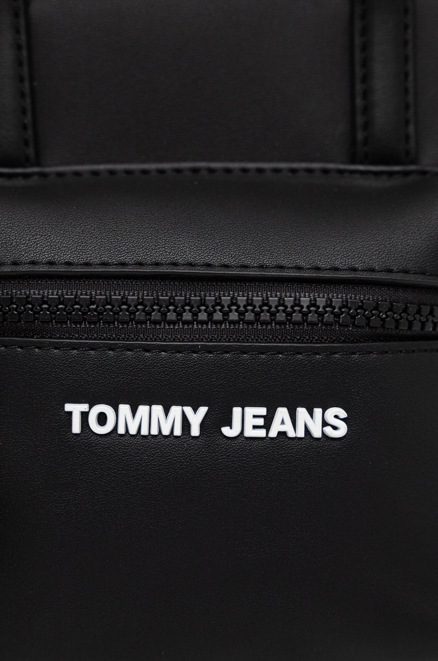 

Рюкзак Tommy Jeans женский цвет чёрный маленький гладкий