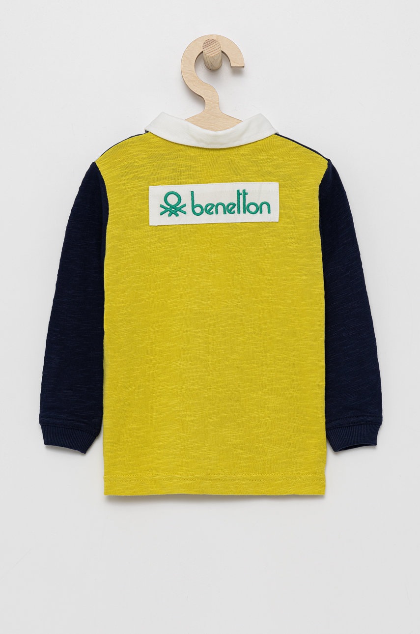 

Хлопковый детский лонгслив United Colors of Benetton цвет жёлтый с аппликацией