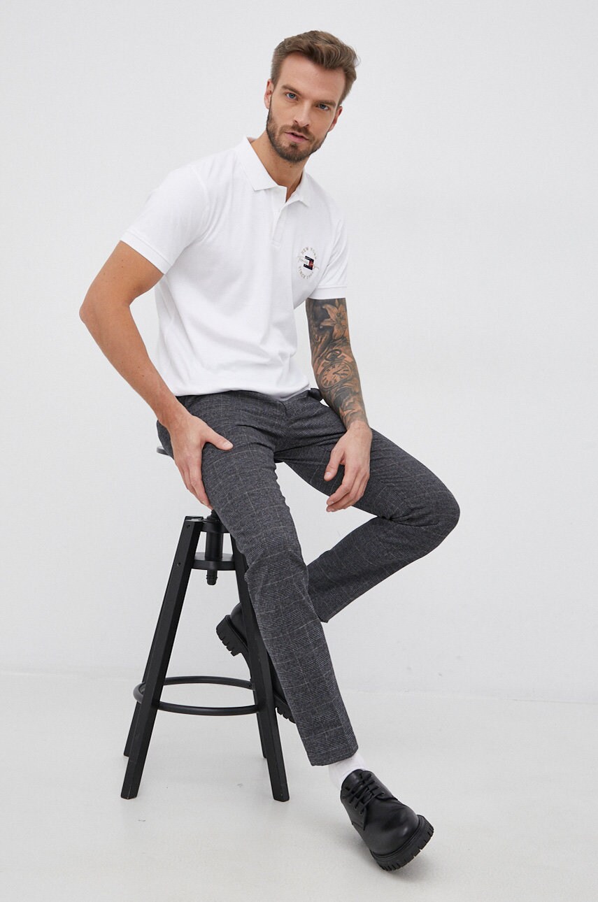 

Памучна тениска с яка Tommy Hilfiger в бяло с изчистен дизайн, Бял