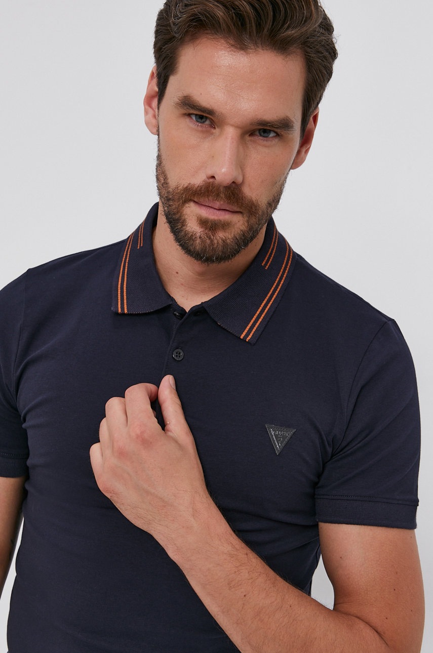 

Тениска с яка Guess мъжка в тъмносиньо с изчистен дизайн, Тъмносин