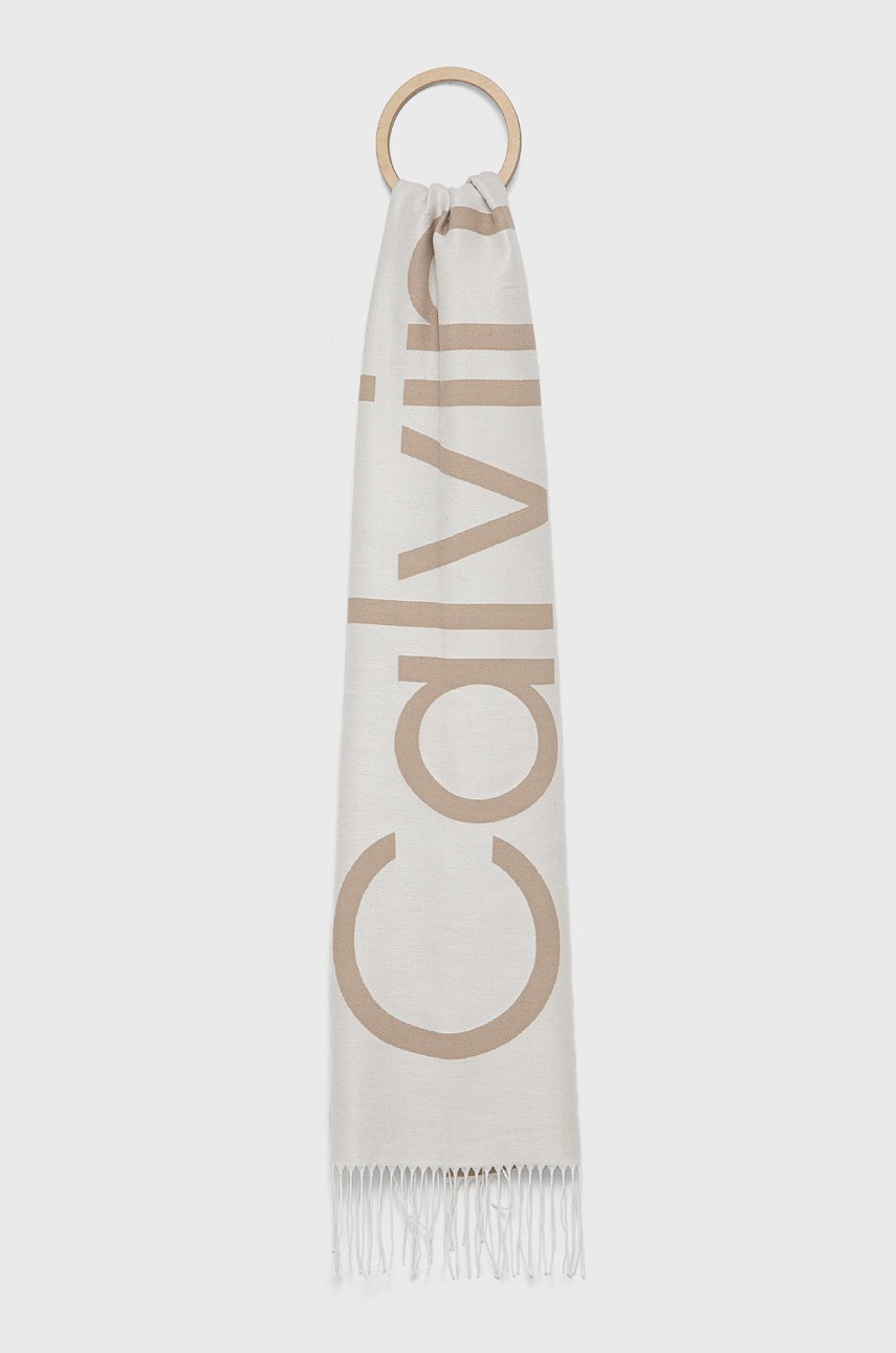 

Шал Calvin Klein дамски в бяло с десен, Бял