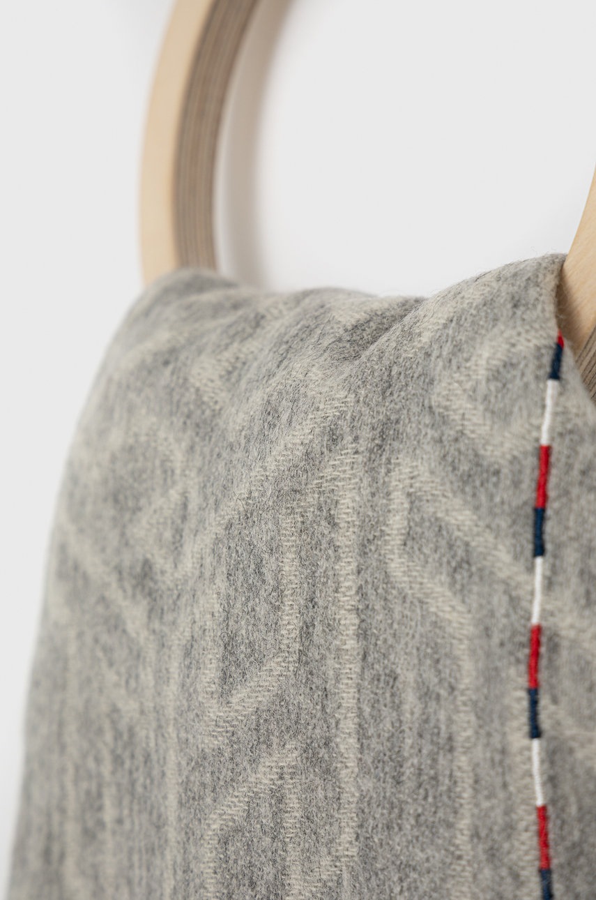 

Шерстяной шарф Tommy Hilfiger цвет серый с узором