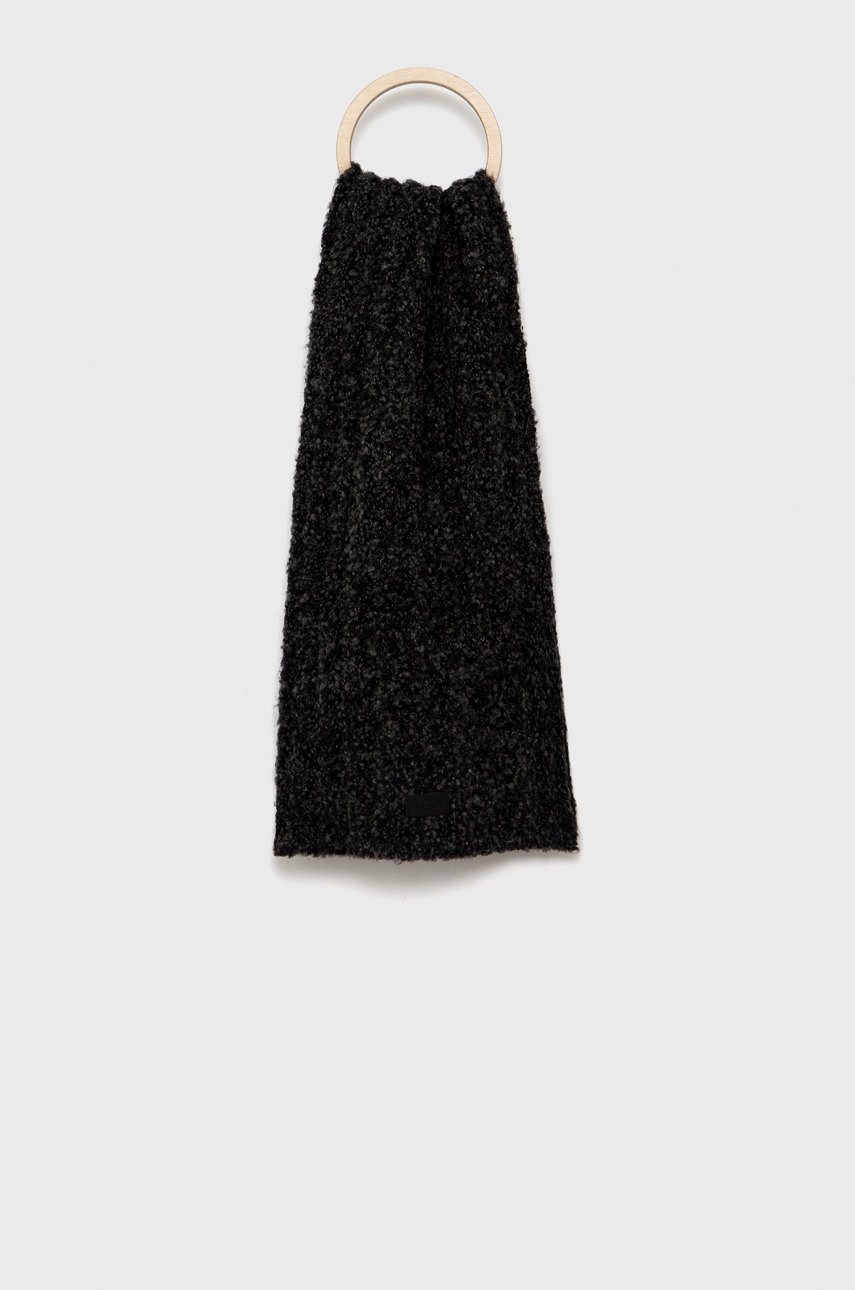 

Шал с вълна UGG Boucle Ribbed Scarf в черно с изчистен дизайн, Черен