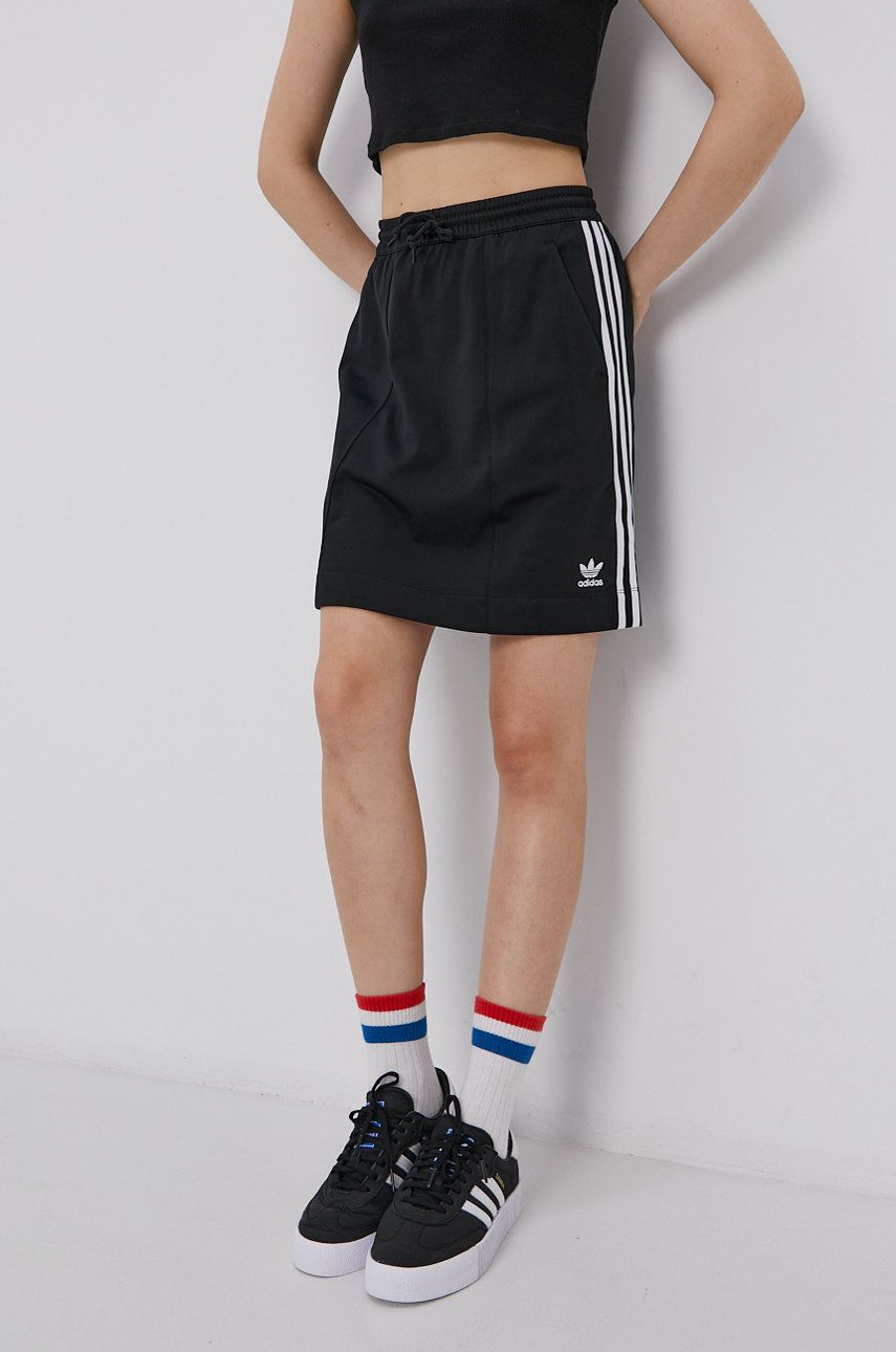 Levně Sukně adidas Originals H37774 černá barva, mini, jednoduchá, H37774-BLACK