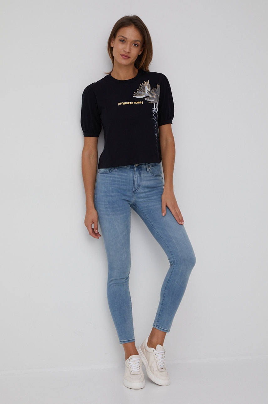 

Armani Exchange Джинси J69