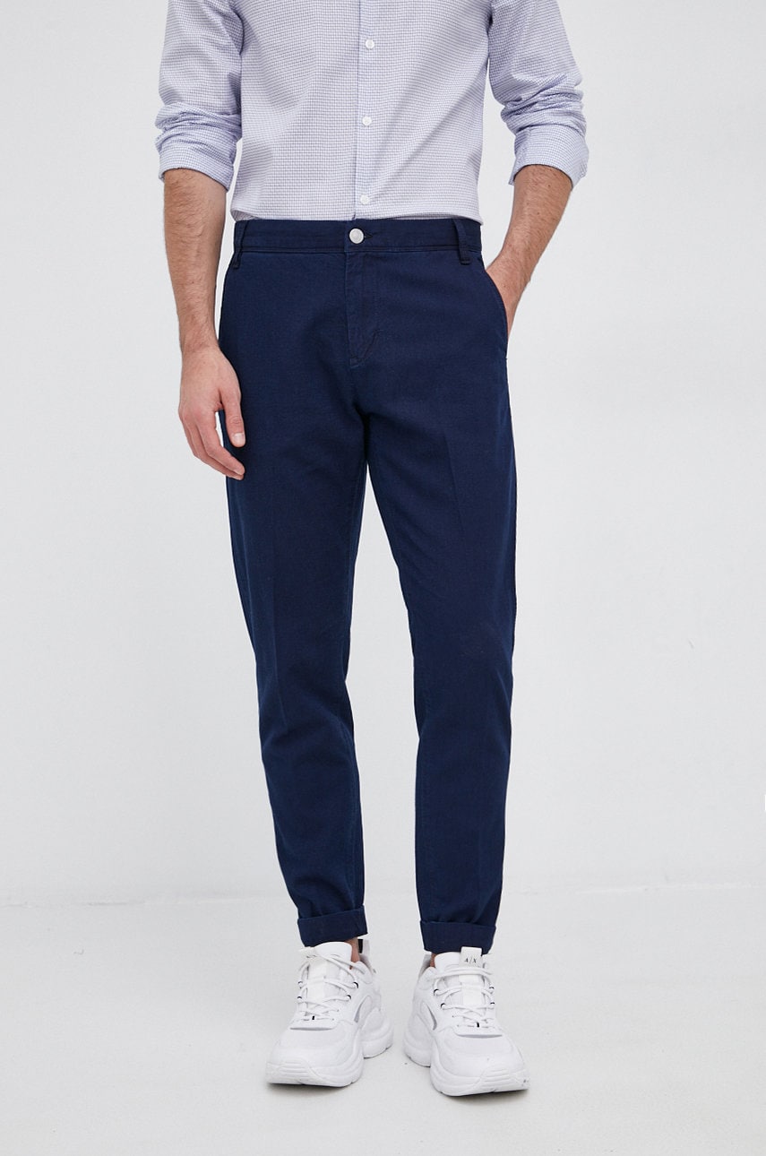 Selected pantaloni de bumbac bărbați, culoarea albastru marin, mulat