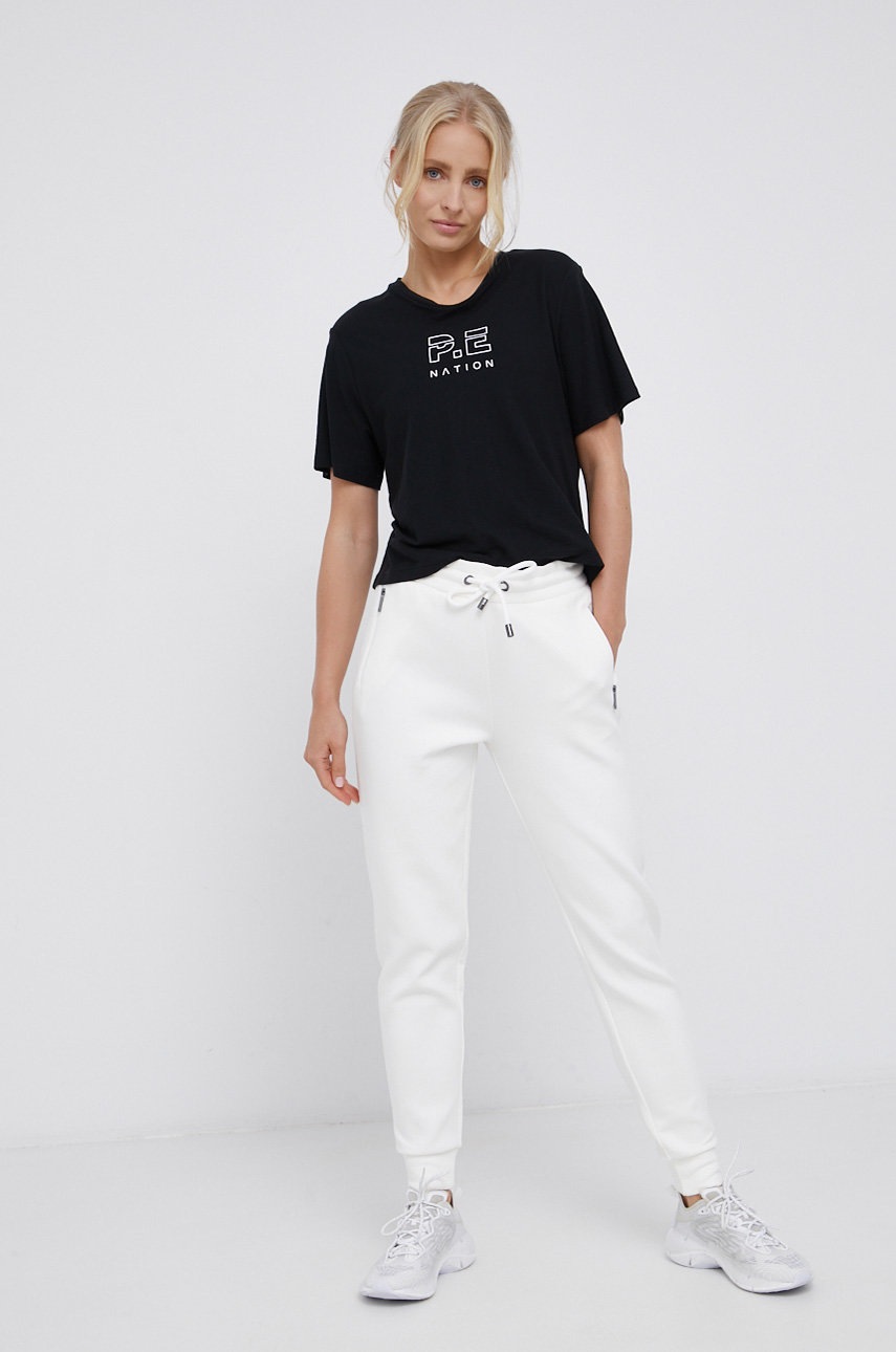 

Брюки Emporio Armani женские цвет белый гладкие