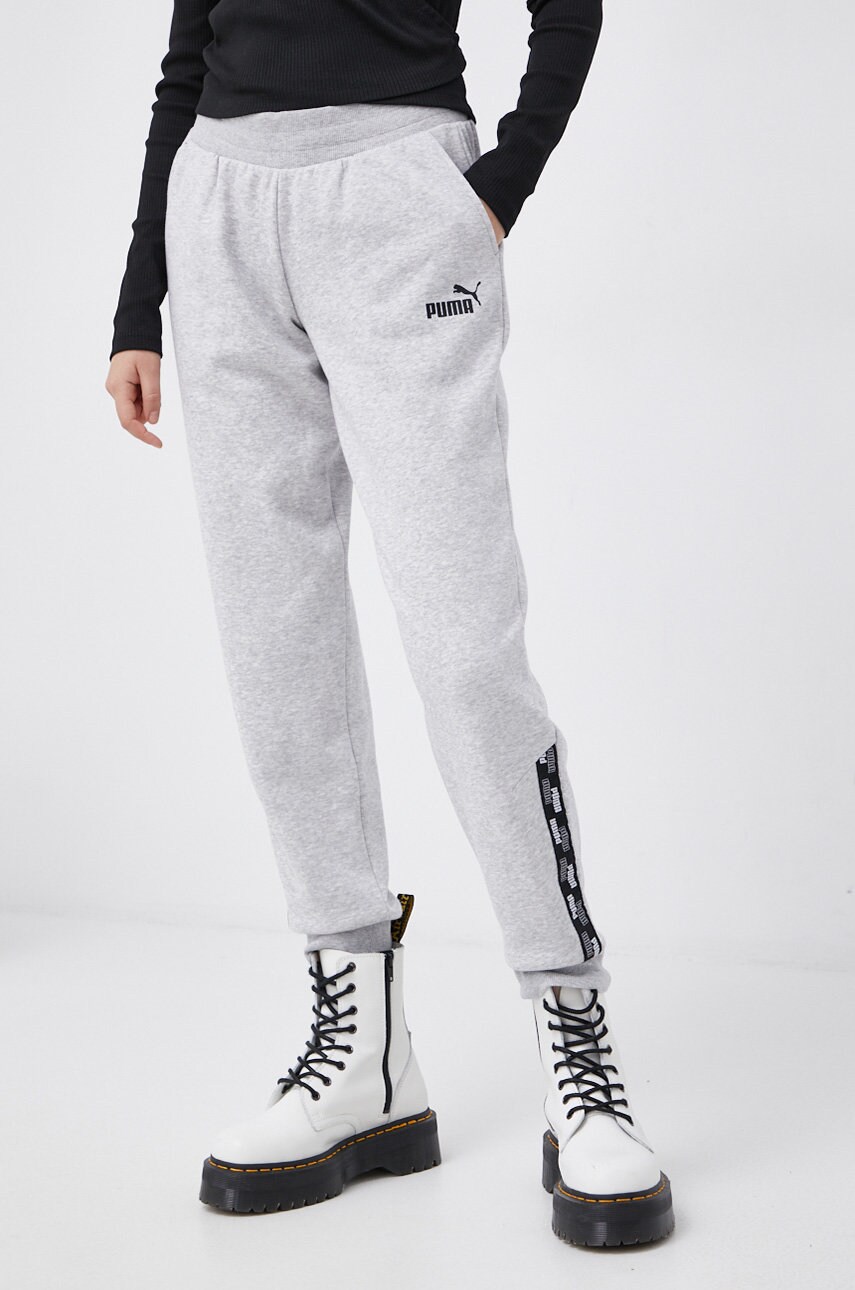 Puma - pantaloni 589546