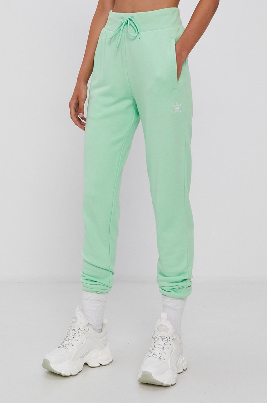 

Штани adidas Originals жіночі колір зелений гладкі