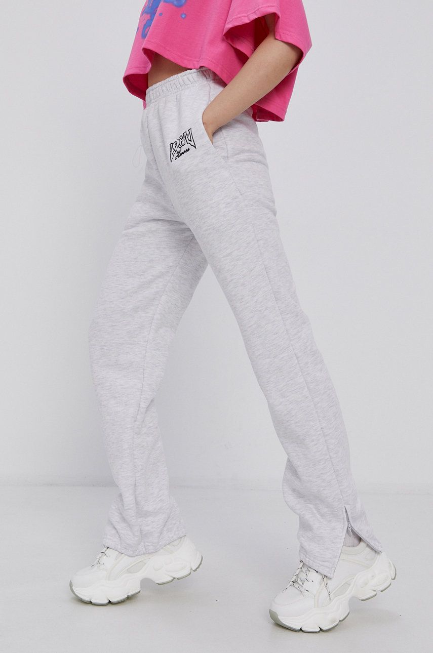 Local Heroes Pantaloni femei, culoarea gri, cu imprimeu answear.ro imagine noua 2022
